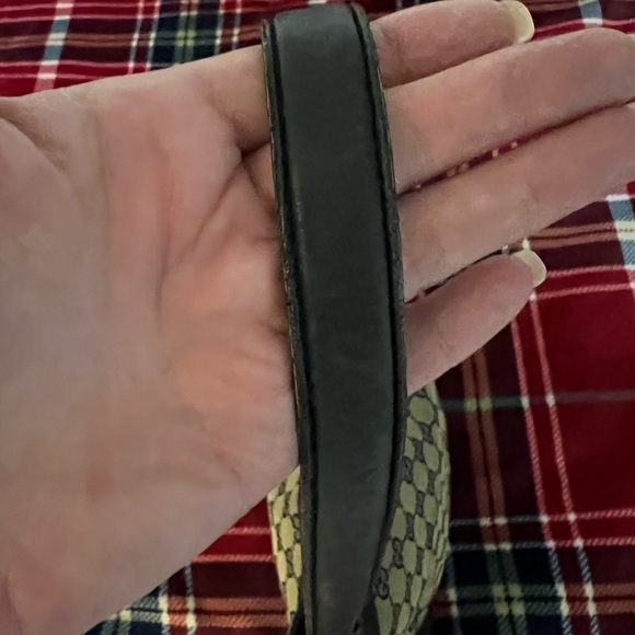 GUCCI AUTHENTIC MONOGRAM BLACK AND TAN CANVAS AND LEATHER SHOULDER BAG. EUC. - Picture 6 of 10